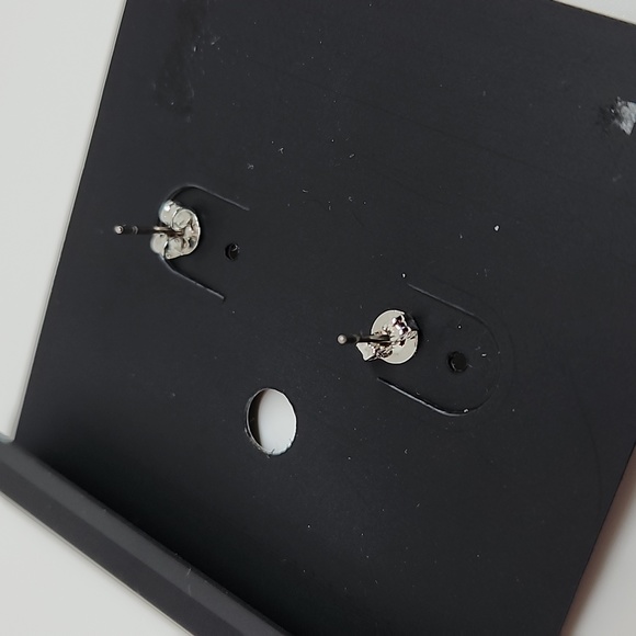 Earrings - Picture 5 of 5